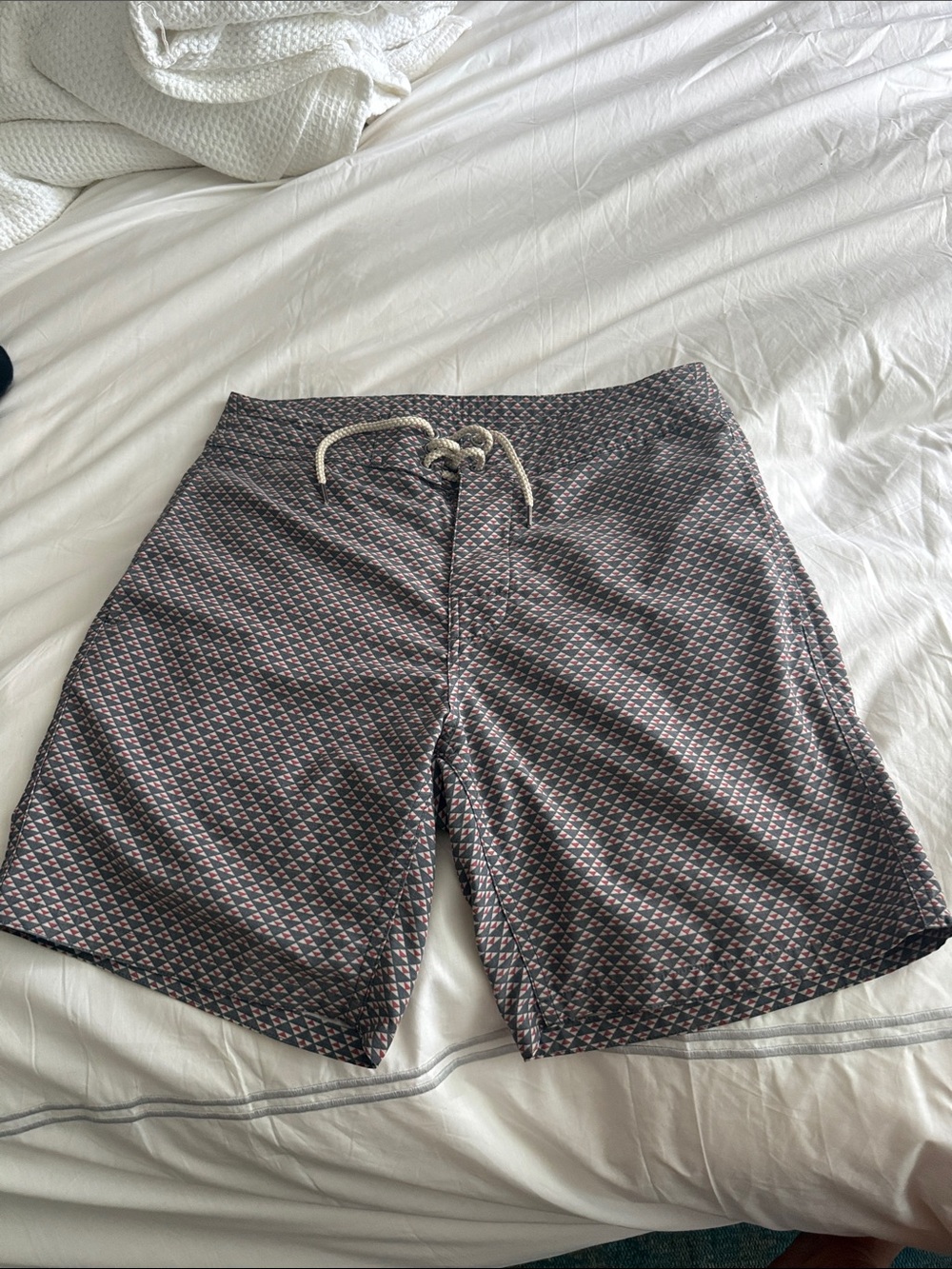 Faherty  Geometric Swim Board Shorts with Coral Accents Sz 29